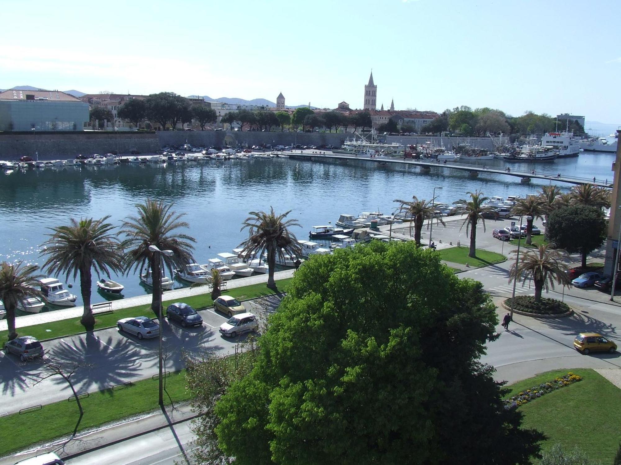Luxury Town Center Apartments Zadar Ngoại thất bức ảnh